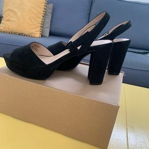 Journey collection approx 3” heels suede texture Black Size 9 NEW never worn